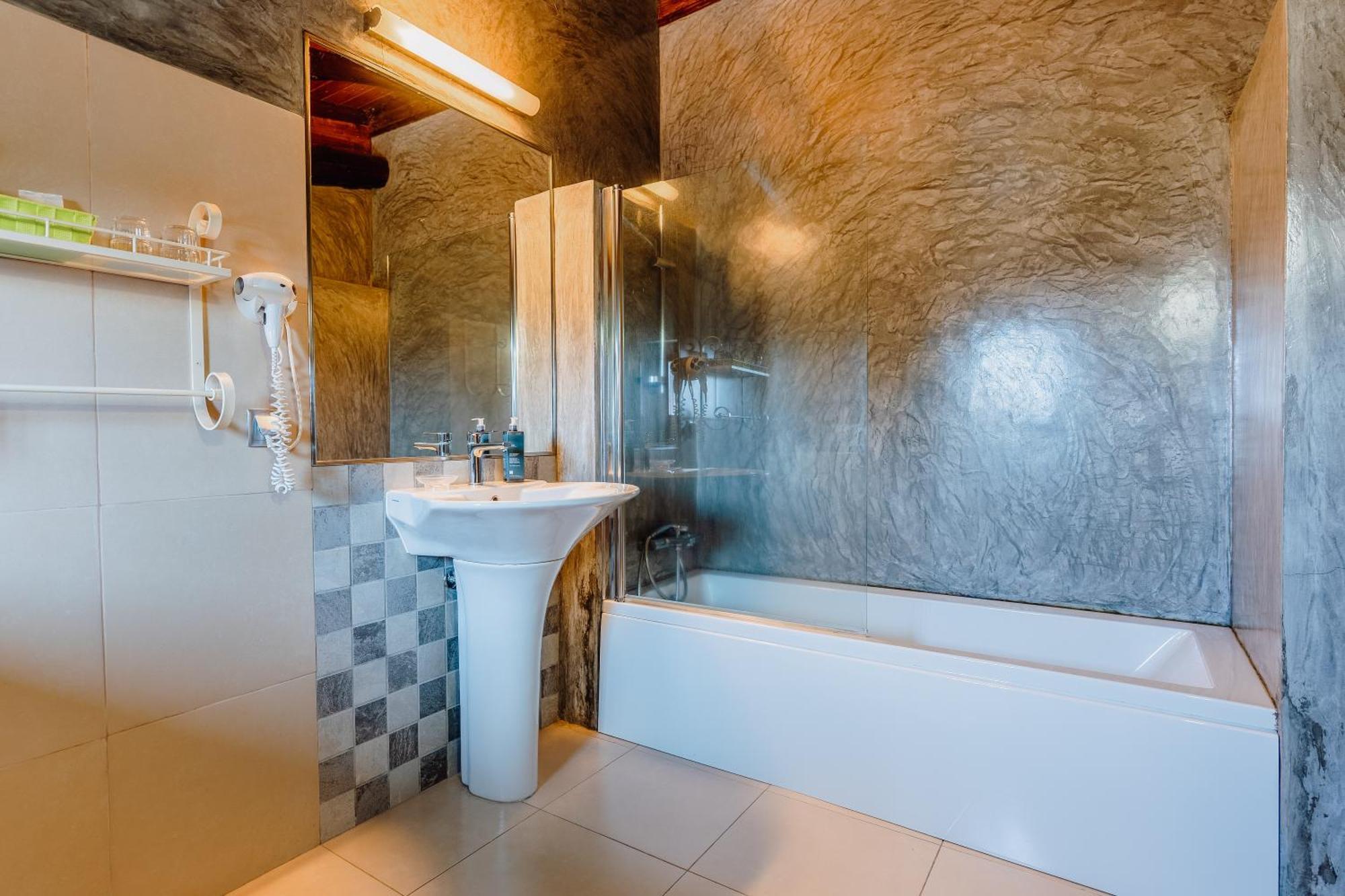 Casa Lata - Agroturismo E Enoturismo อามาเรส ภายนอก รูปภาพ